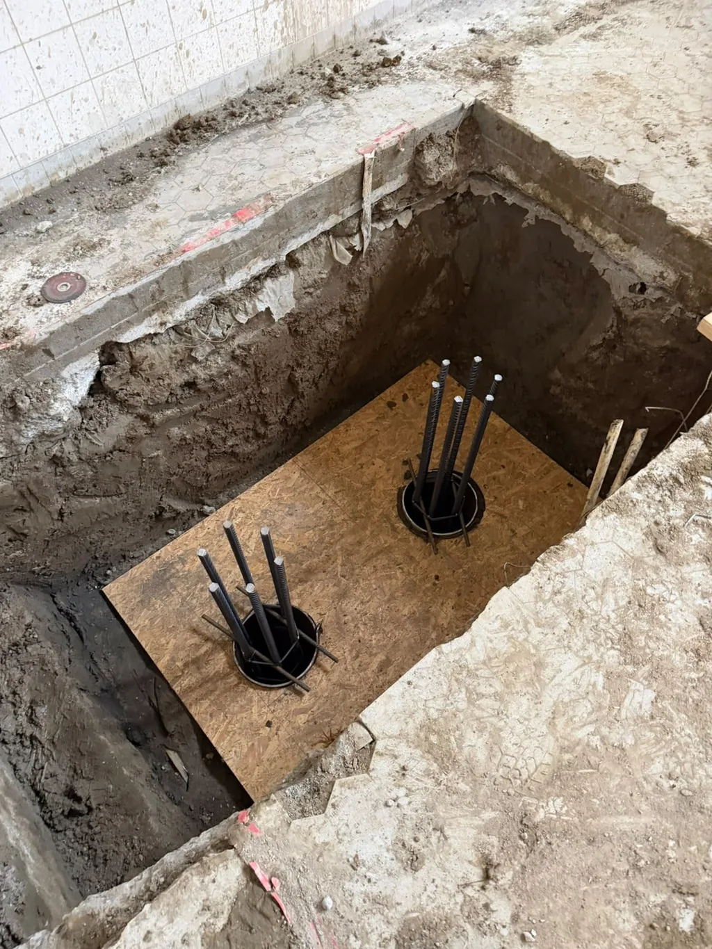 Casing draaipalen met uitstekende wapening voor fundering fabriek in Goes