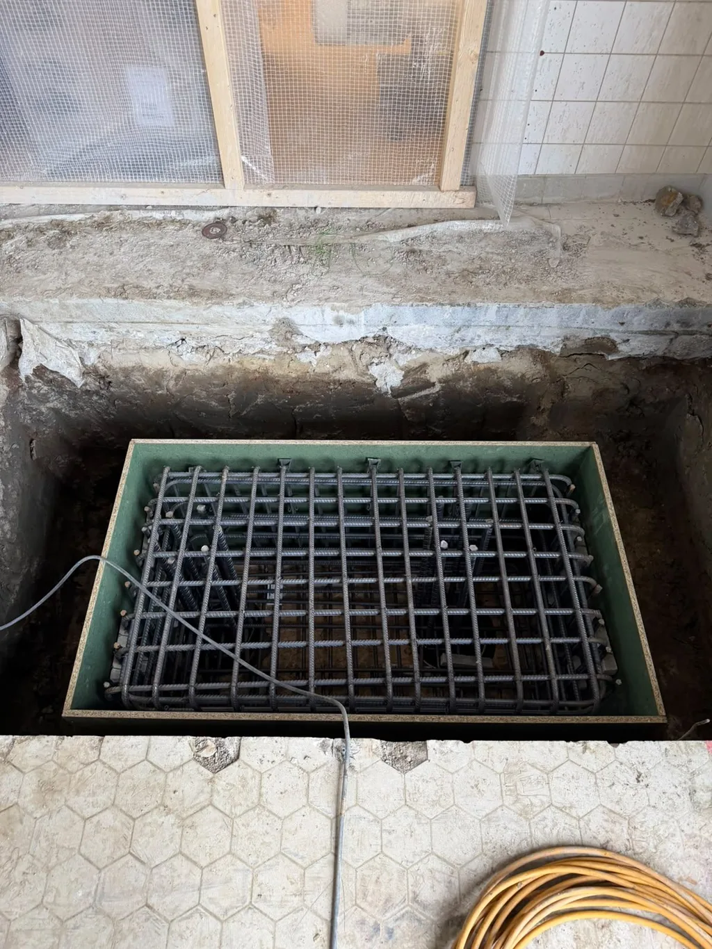 Wapening en bekisting rondom casing draaipalen in Goes